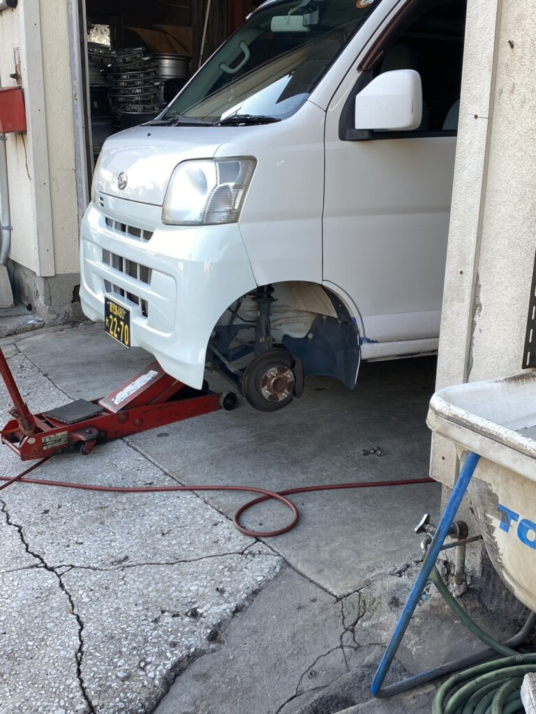 エントラスト車両のタイヤ交換